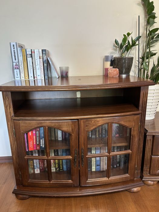 Комод/ шкаф , музикален шкаф, ъглова винтрина/секция и нощно шкафче