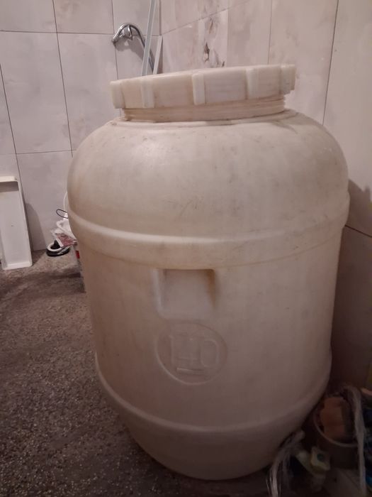 Бидон пластмасов 140 литра