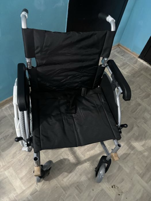 СРООЧНООО продоётся инвалидная коляска