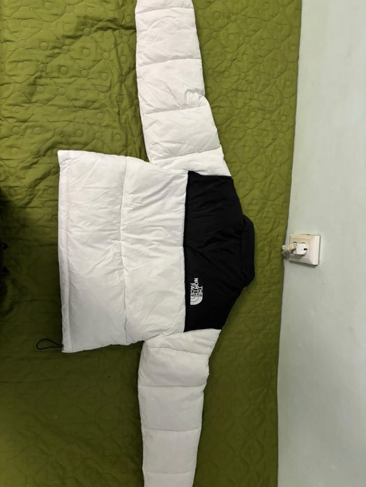 Продавам чисто ново яке the north face