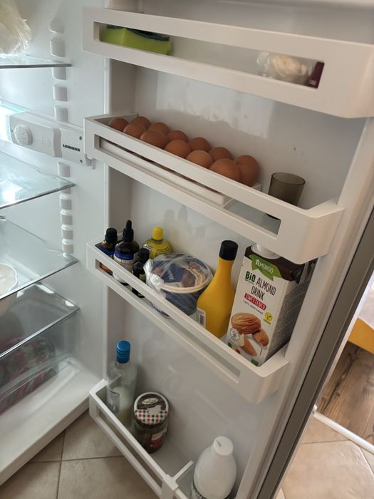 Хладилник Liebherr с горна камера