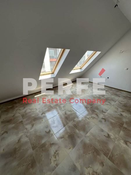 Продава се Двустаен апартамент в Бургас, Меден рудник - зона Б - 54 кв.м за 963 €/кв.м - Снимка #1