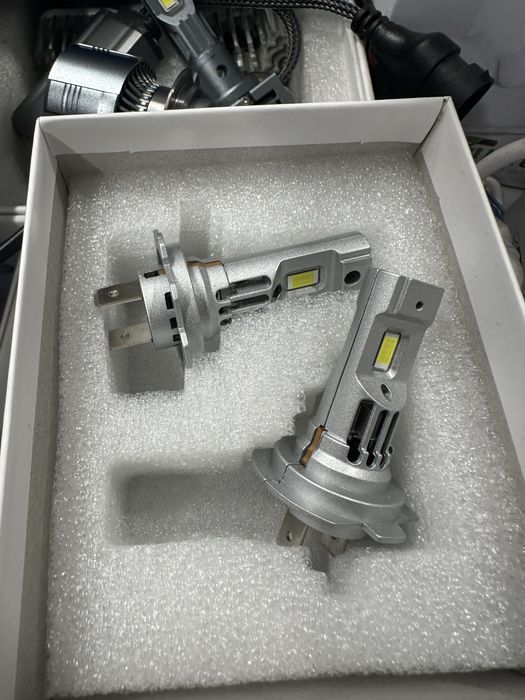 Becuri led D1S -160 lei H7 120 lei H1 -80 lei H4 110 lei H11 -90lei