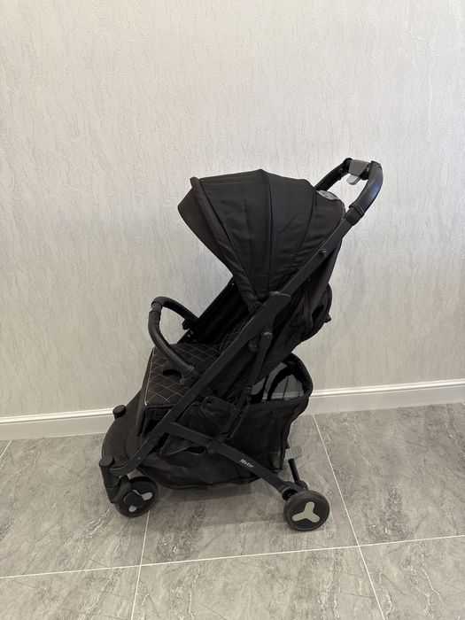 Продам прогулочную коляску