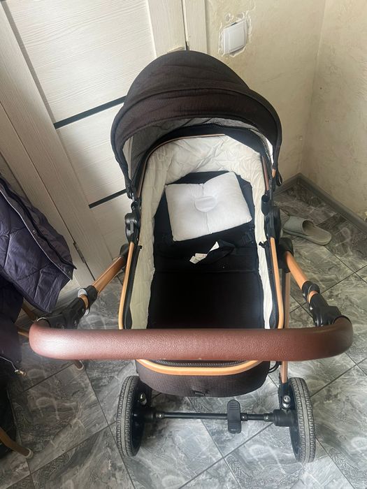 Коляска почти новая