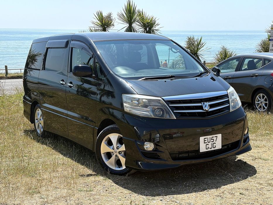 Стекла фар  Tayota Alphard 06-08г.