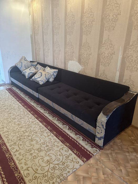 Кровати 2 штуки. Диван 4 метра