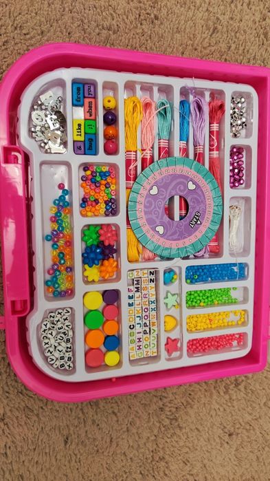 Set creativ cu margele