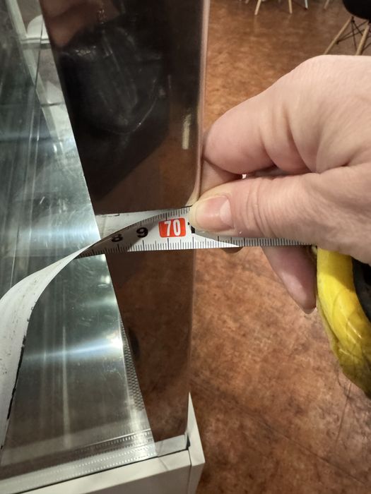 Сладкарска витрина Айси