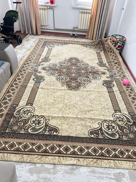 Ковёр для дома , состояние хорошее