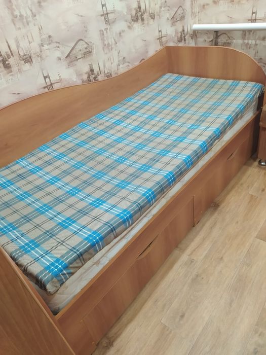 Кровать односпальная