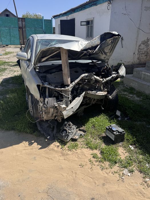 Авенсис в аварином состояний