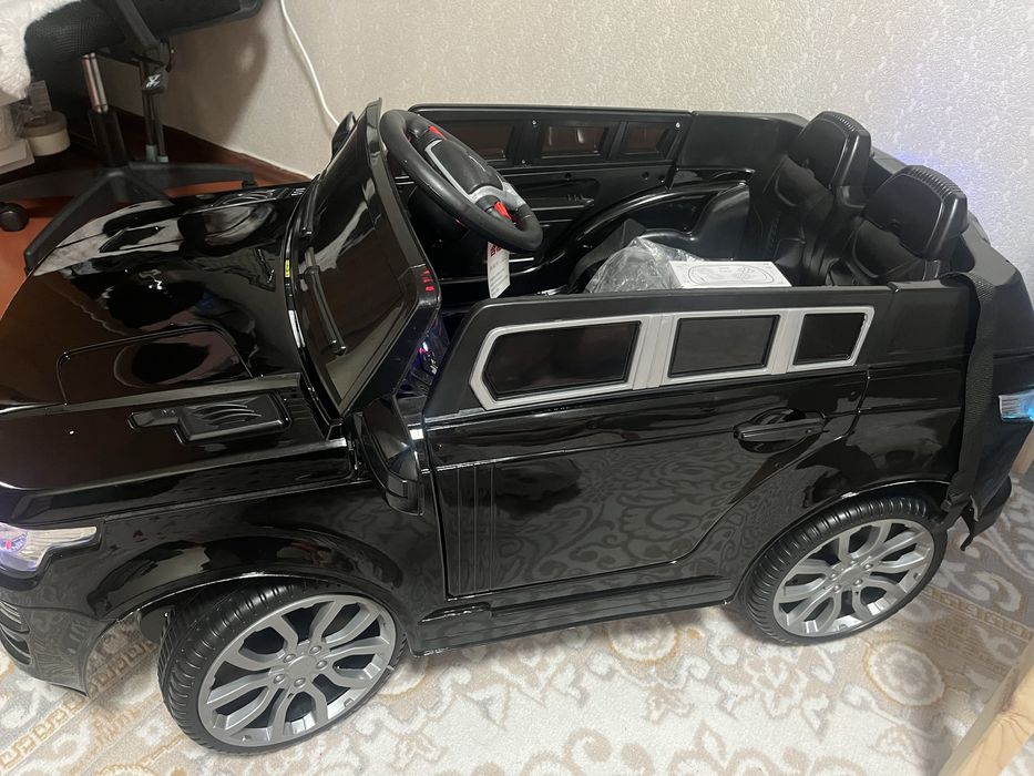 Продам машину детскую