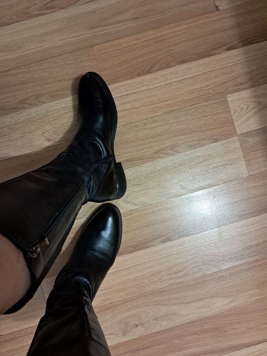 Продам женские сапоги