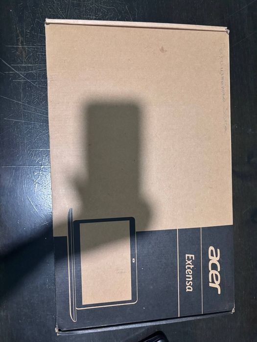 Acer offisnoy noutbuk sotiladi srochna