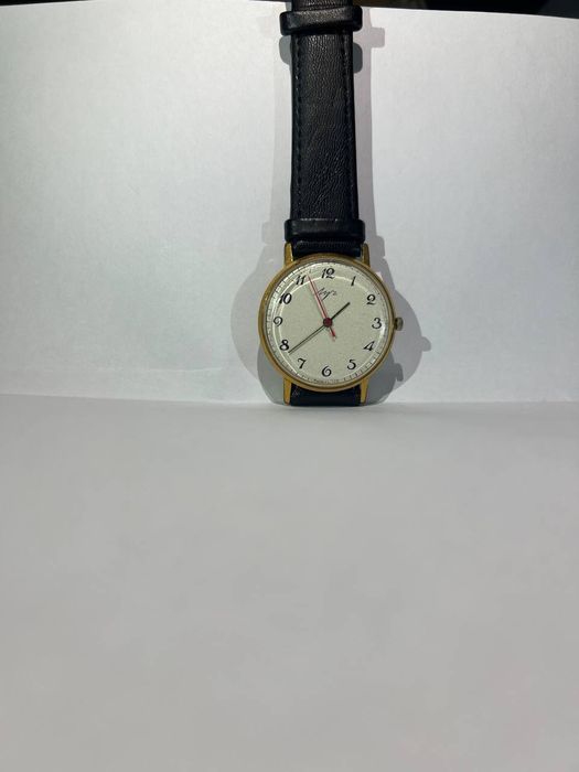 Ручные часы луч, полет