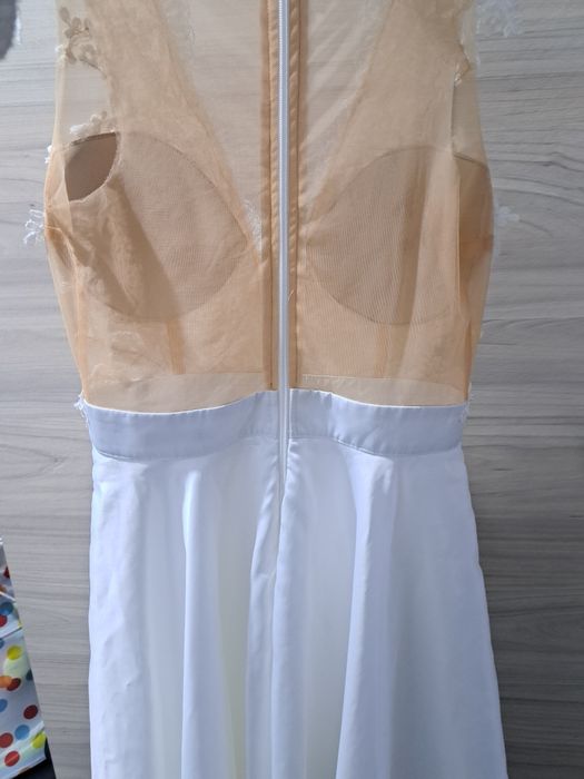 Vând rochie bby,marimea 36,fabricata în România.