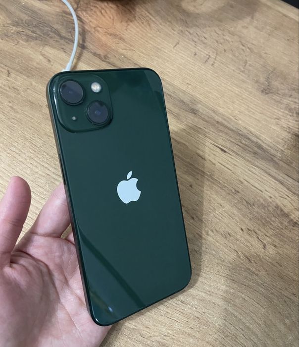 iPhone 13 зеленый цвет