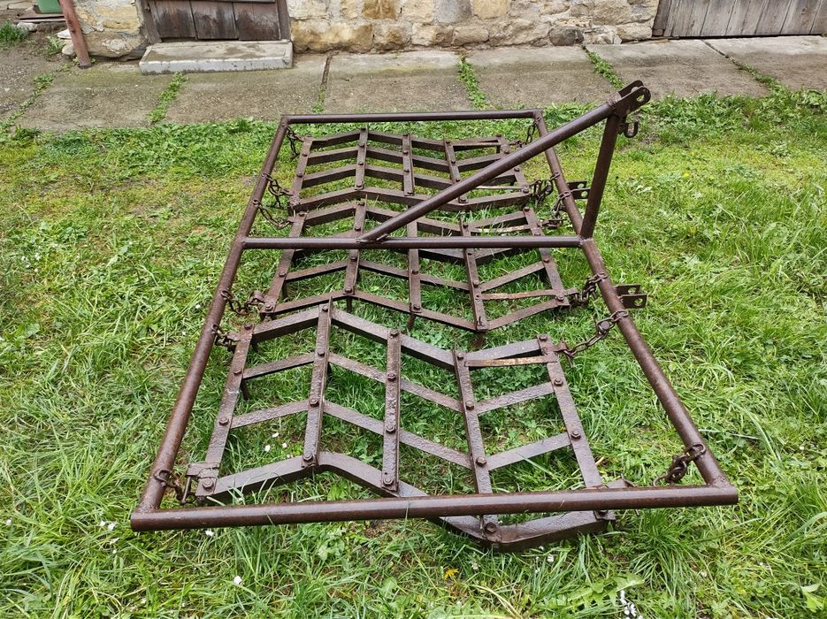 Grapă pentru tractor.