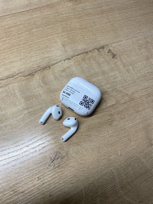 Наушники Airpods 4