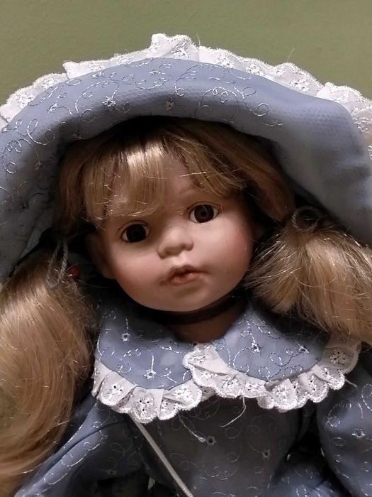 Керамическая кукла