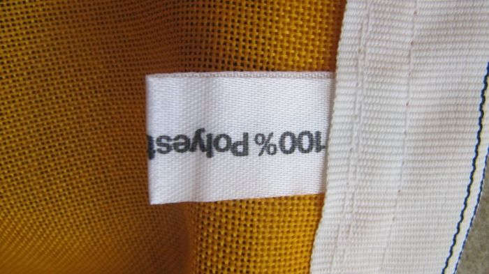 огромен немски флаг