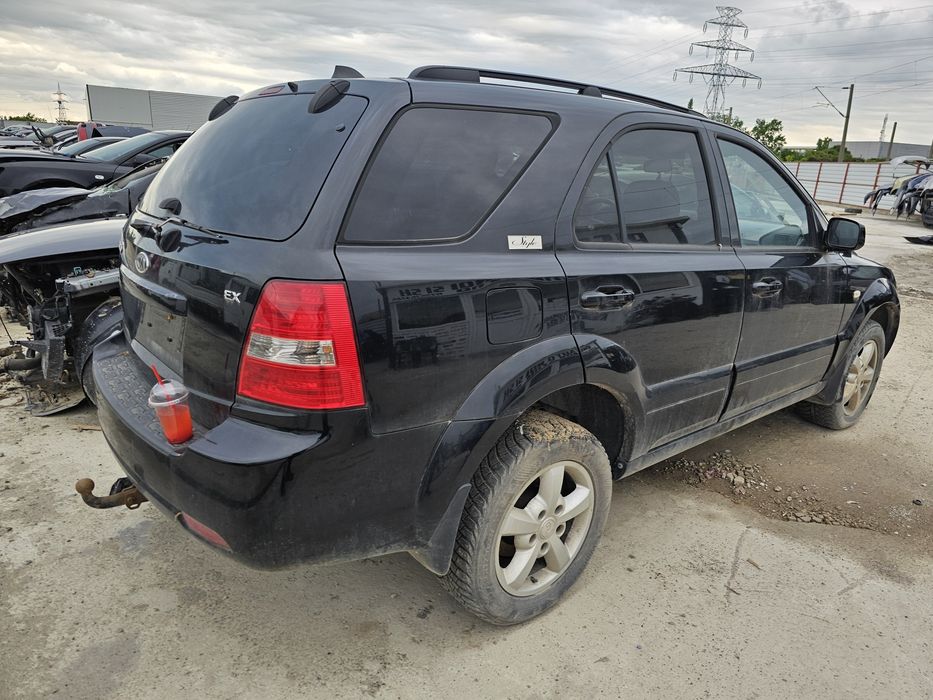 Dezmembrez Kia Sorento 2.5d piese