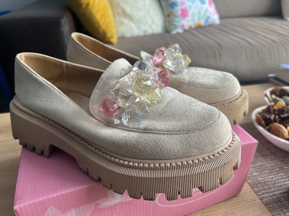 Лоуфъри с камъчета