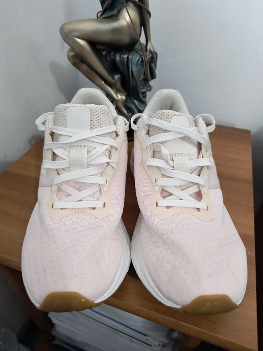 NewBalance marimea 39