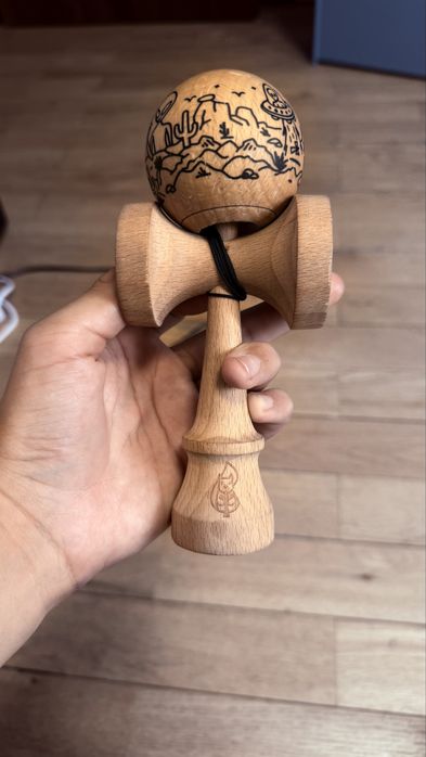 Kendama cu tama rhino clear si ken erraticsquirrel
