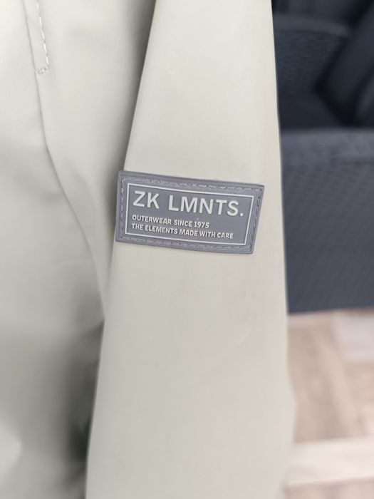 Geacă Zara impermeabilă pentru toamnă-iarnă