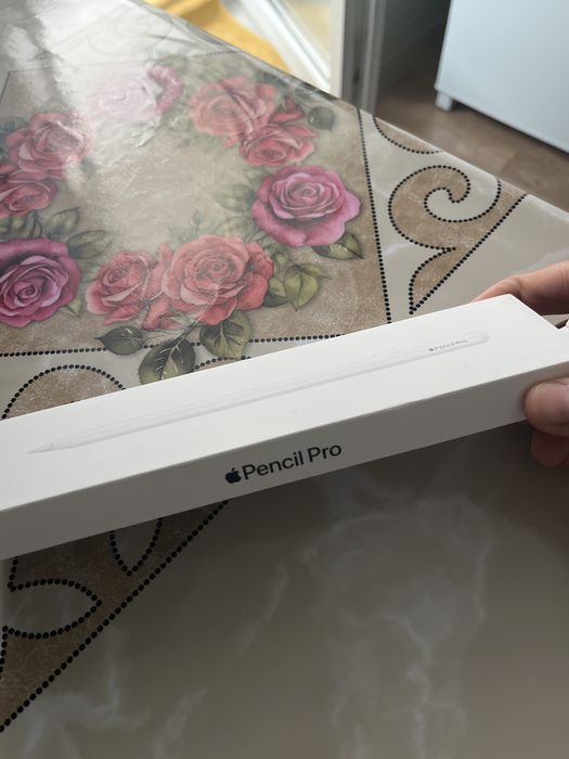 Продам apple pencil pro