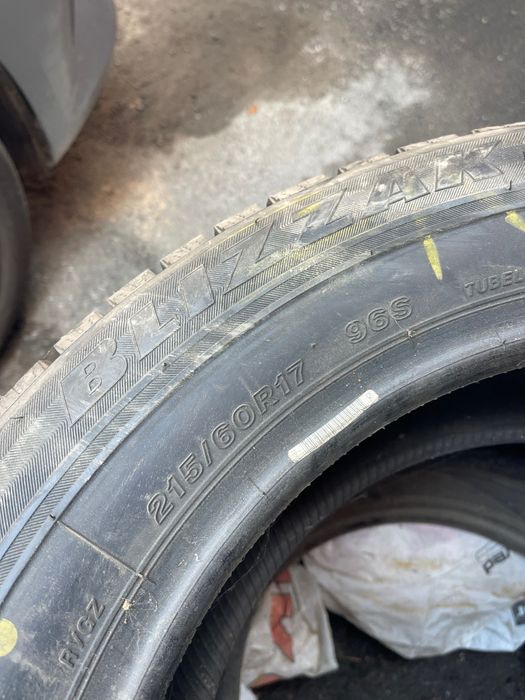 Шины зима Bridgestone blizzak 215/60/17
