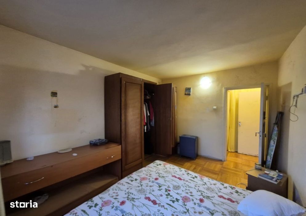 Apartament 3 camere, Zona Uta etaj 2, centrală proprie