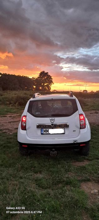 Vând Dacia Duster 4x4, an 2010