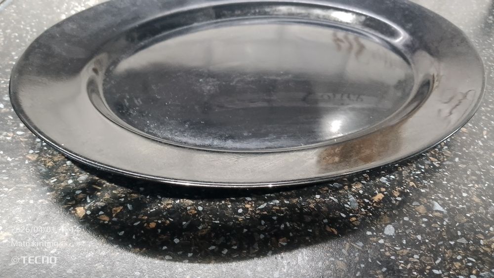 oval shaklidagi chinni lagan