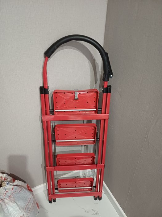 Продам  стремянку