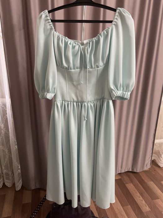 Продам платье новое