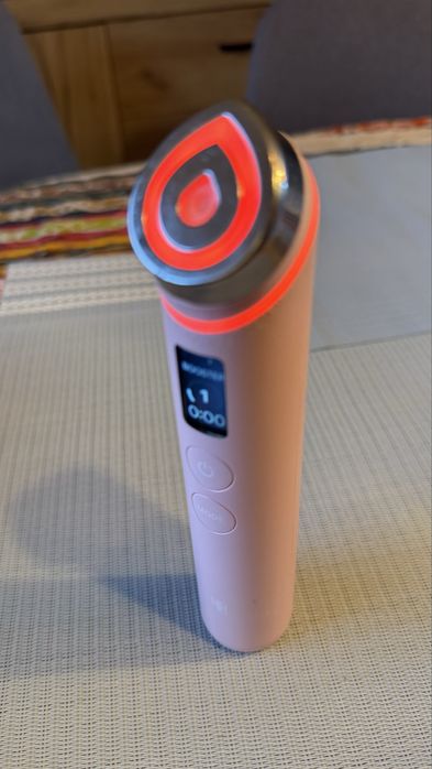 Medicube AGE-R Booster Pro Roz – Dispozitivul de skincare preferat de influenceri și vedete
