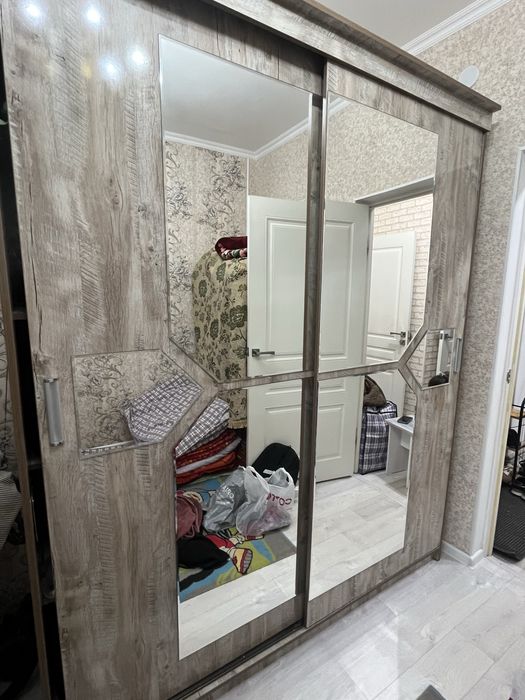 шкаф почти новый