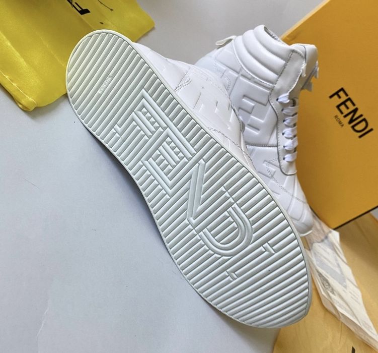 Новые женский сникерсы/ кроссовки