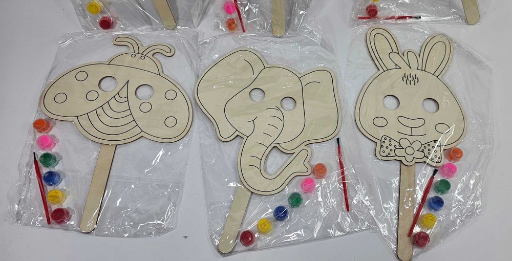 2 бр. за 7.90лв. Дървени маски за рисуване за партита и всички поводи