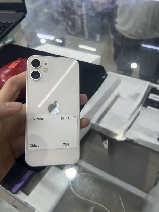 iphone 12 mini xolati idyal ishlashlari zor ochilmagan  radnoy.……………..