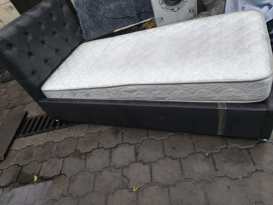 Кровать полтарашка