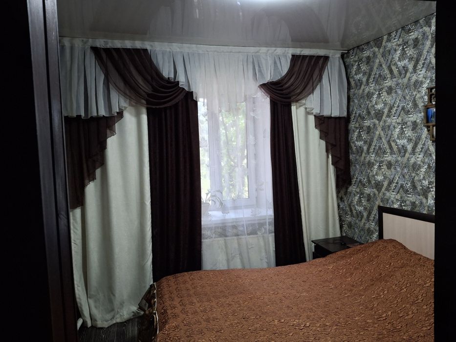 Продам кирпичный дом, 4 комнаты. Район Роща