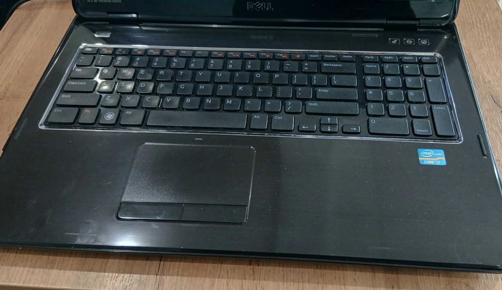 DELL Inspiron N7110 17.3" core i7 SSD