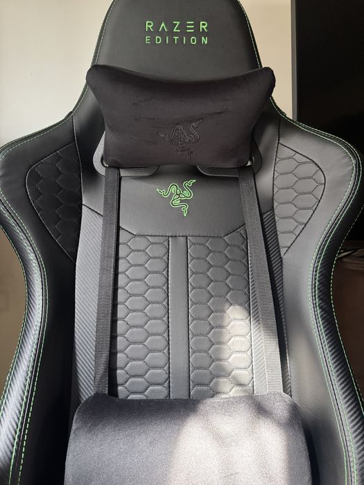 Scaun gaming razer