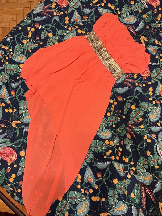 Rochie de plajă sau club pe plajă