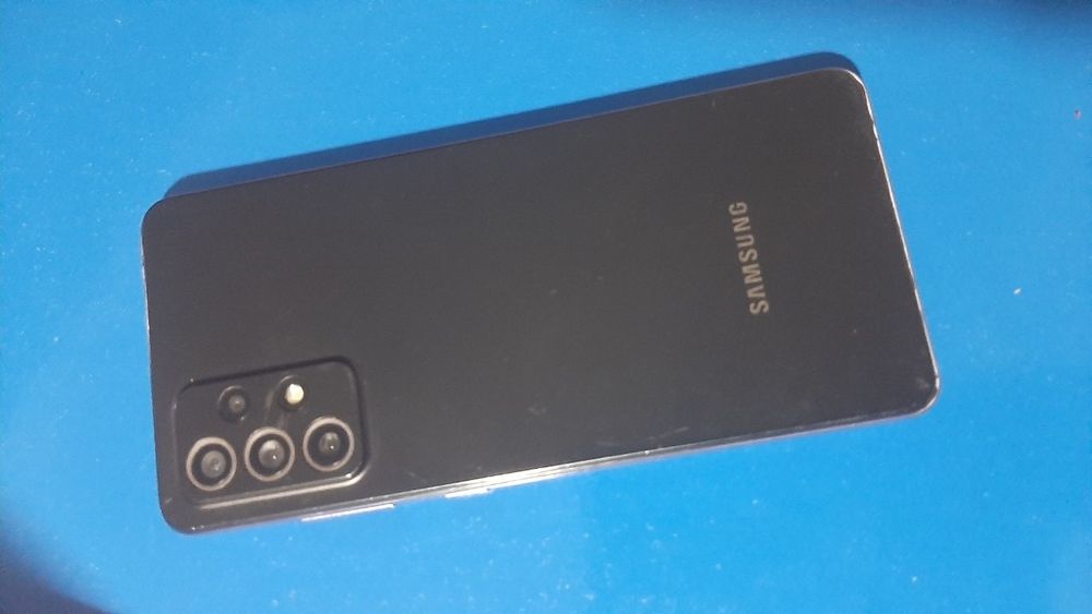 Samsung A72       .