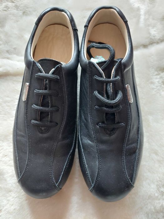 Ортопедични обувки от естествена кожа